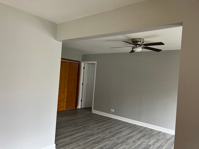 Building Photo - 144 N Maple Ave