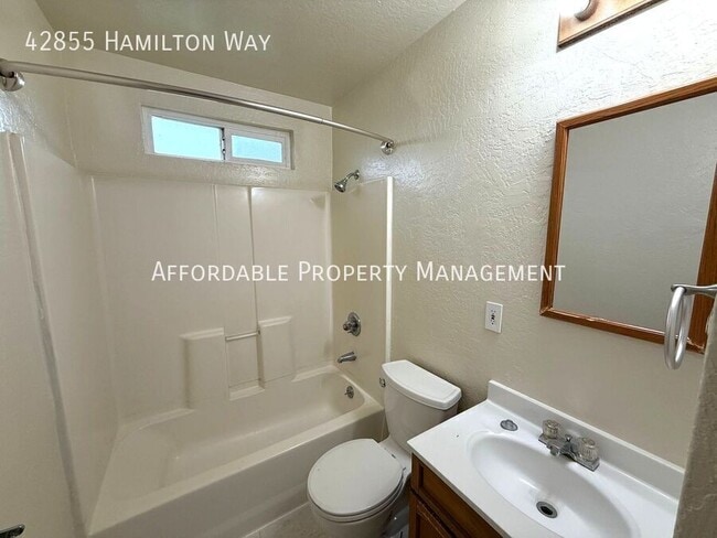 Building Photo - 42855 Hamilton Way