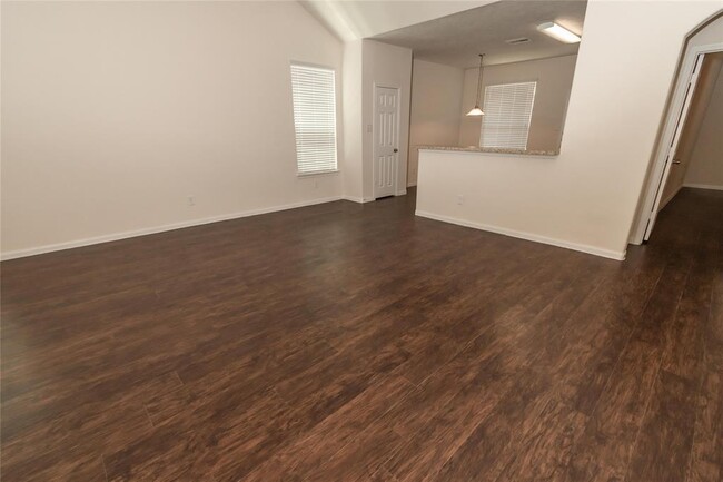 Building Photo - 9739 Tura Dr