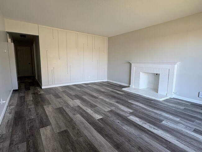 Building Photo - 2302 La Salle Dr