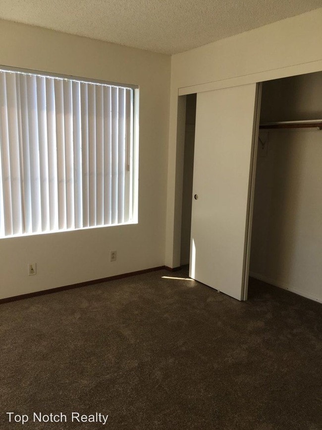 Building Photo - 4270 Highland Ave