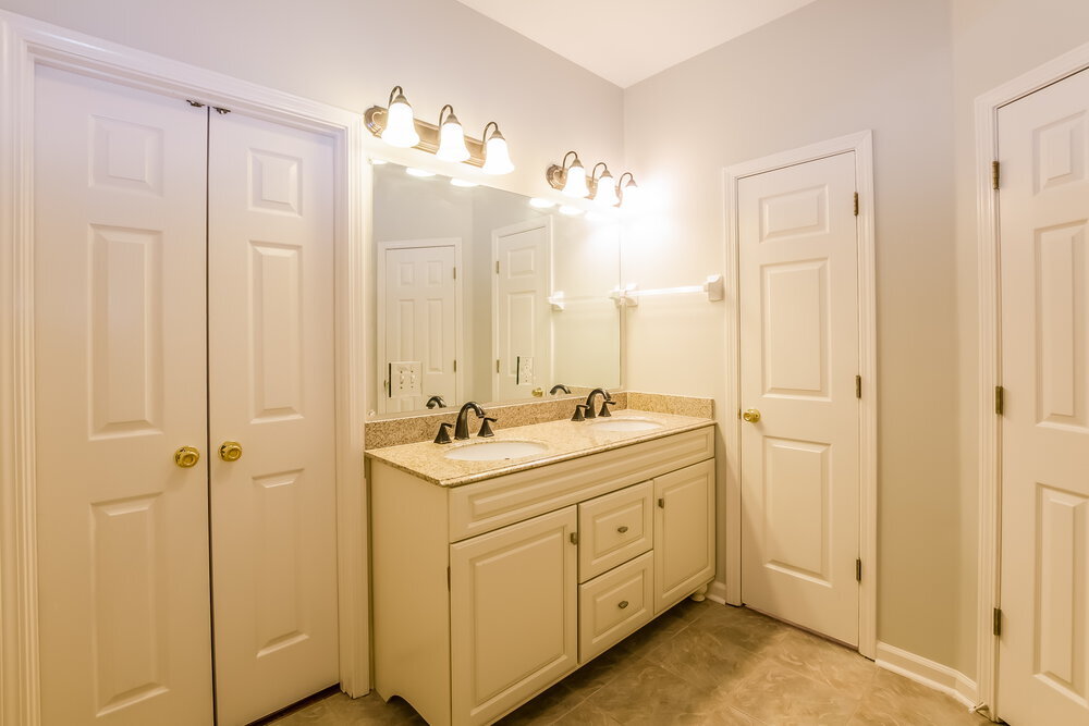 Building Photo - 10436 Sunnybrook Cir