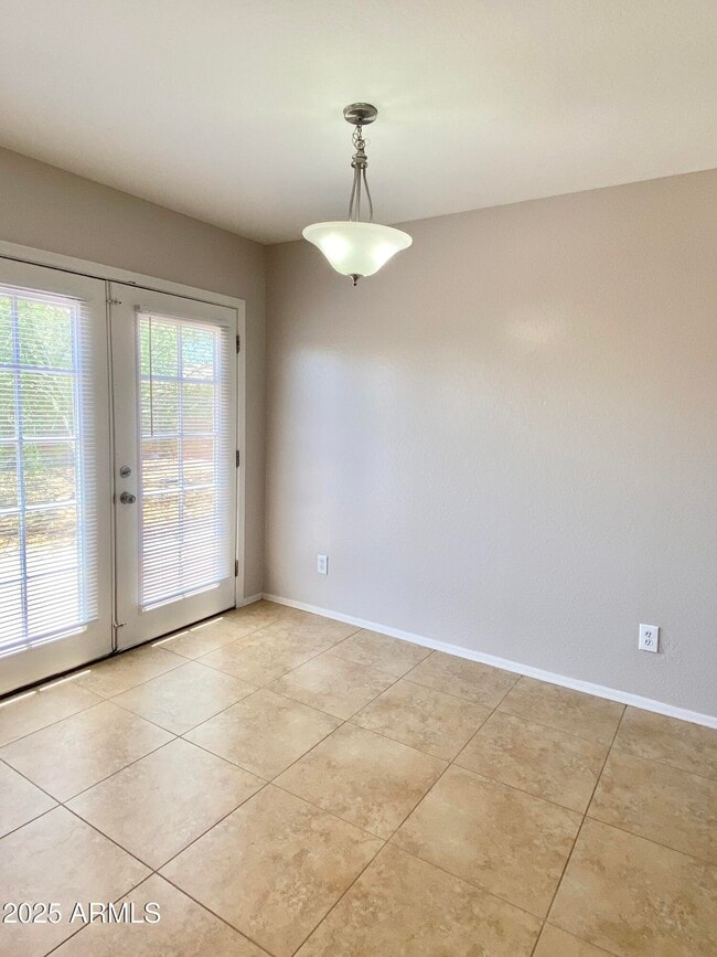Building Photo - 11911 W Dahlia Dr