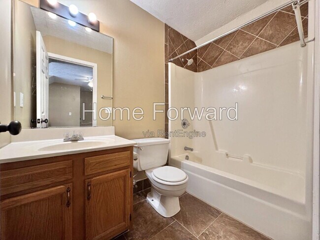 Building Photo - 102 Manna Dr