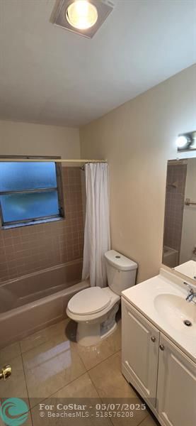 Building Photo - 3930 Crystal Lake Dr