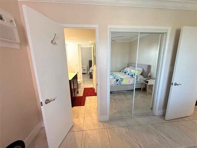 Building Photo - 3201 NE 14th Street Causeway