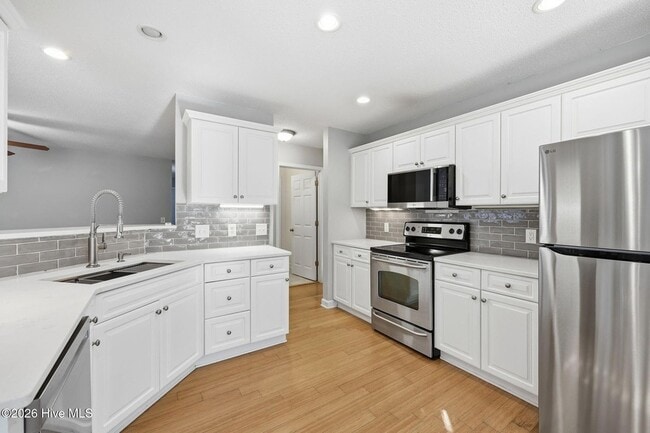 Building Photo - 14 Juniper Ln