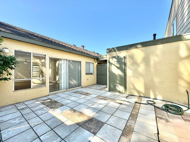 Building Photo - Beautiful 4Bd/2Ba located in Mira Mesa!