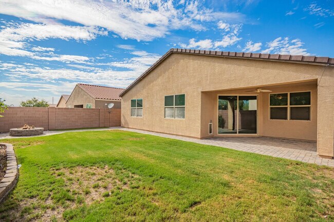 Building Photo - 1035 Carlsbad Dr