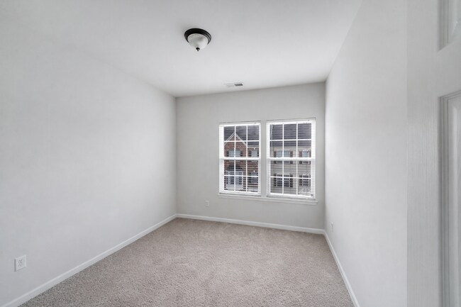 Building Photo - Townhomes at Ayrsley: Stunning 3-Bedroom Home with Modern Flair!