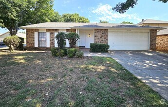 Building Photo - Beautiful Family Home, Crowley ISD