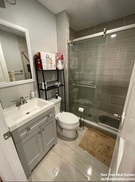 Building Photo - 91 Hillside St