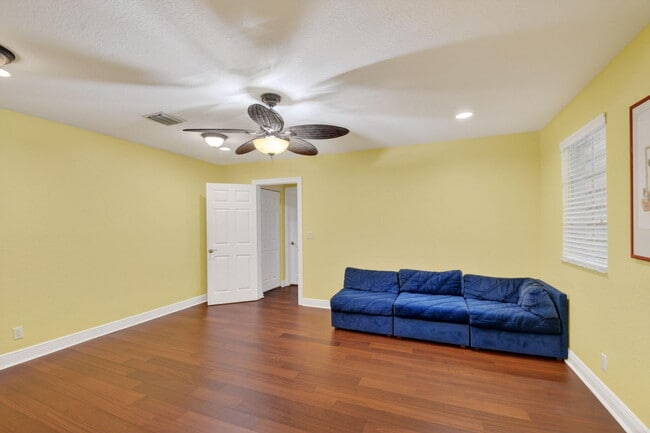 Building Photo - 10247 Isle Wynd Ct
