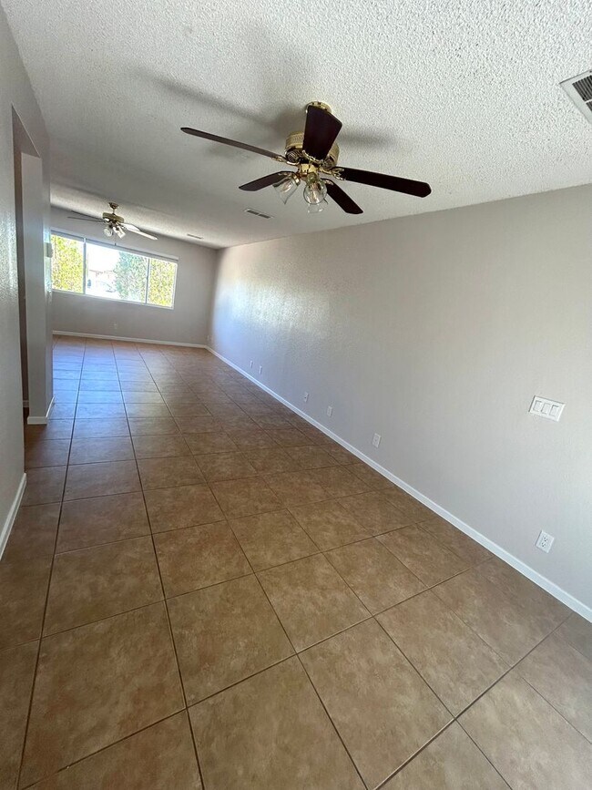 Building Photo - **MOVE-IN Special ** Beautiful 3 Bedroom/ 2 Bathroom Home In Downtown 29 Palms