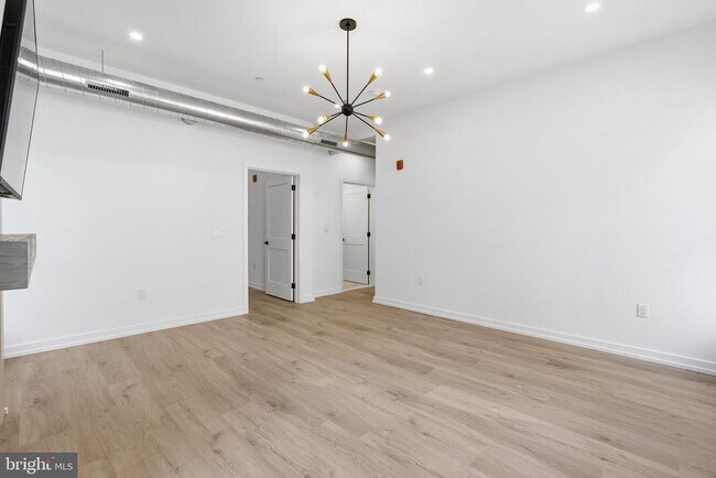 Building Photo - 203 S 13th St