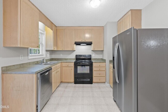 Building Photo - 1224 Grovewood Dr