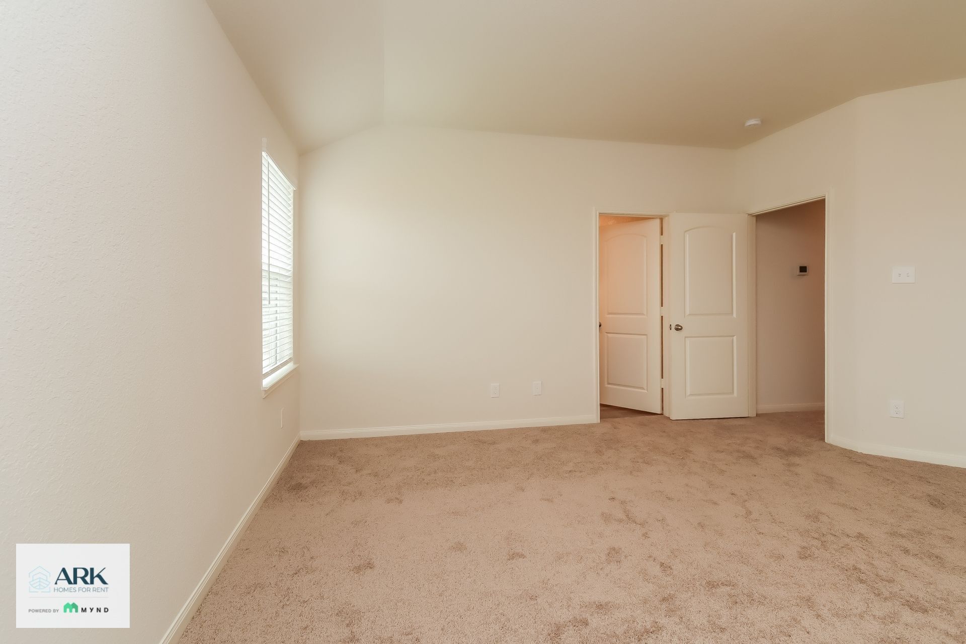 Building Photo - 5826 Sapphire Lagoon Rd