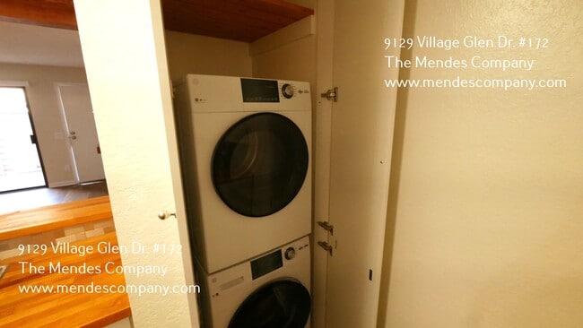 Building Photo - 9129 Village Glen Dr