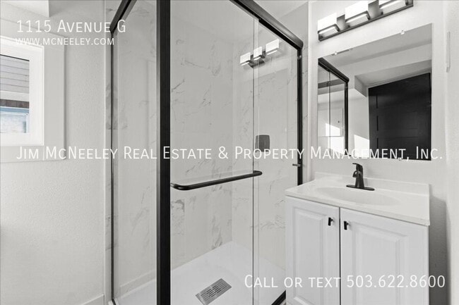 Building Photo - 1115 Avenue G