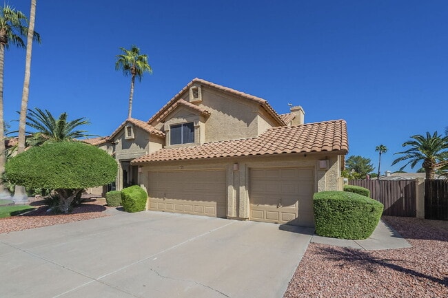 Building Photo - Luxury Waterfront Home in Ocotillo – Avail...