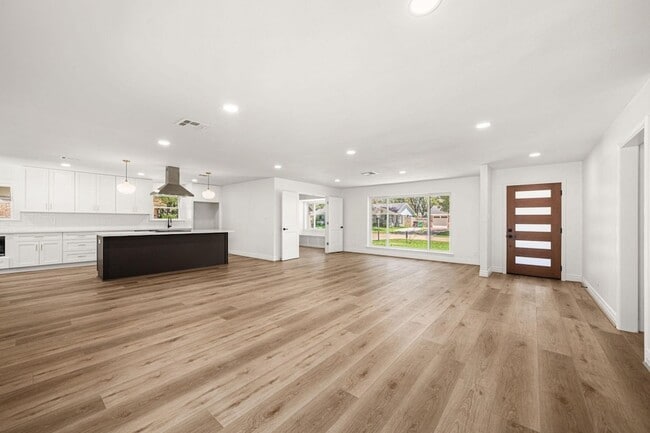 Building Photo - 10115 Moorberry Ln