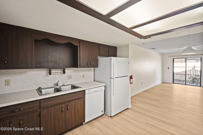 Building Photo - 1780 Stewart Pl