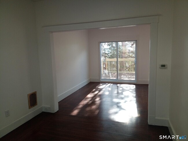 Building Photo - 105 Hillside Ave