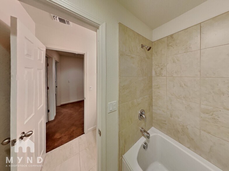 Building Photo - 107 Padua St