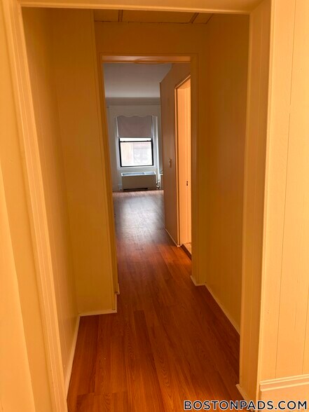 Building Photo - 62 Boylston St