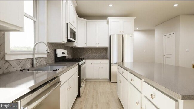 Building Photo - 43312 Farringdon Sq