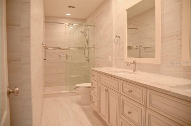 Building Photo - 501 Mirasol Cir