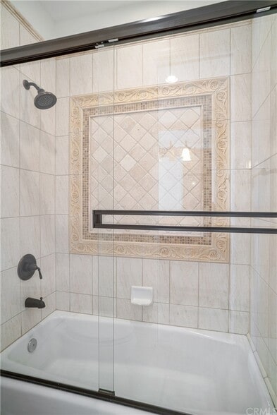 Guest Bathroom - 2509 Palm Ave