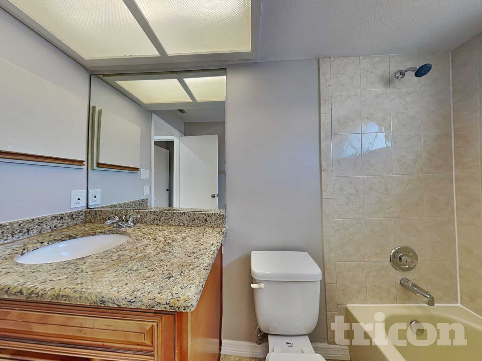 Building Photo - 1009 Jamaica Way