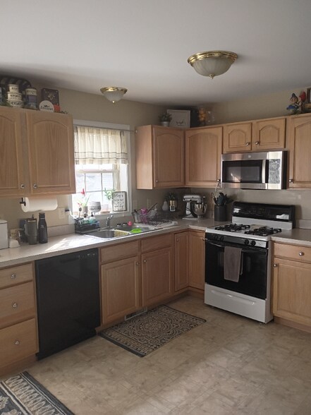 Building Photo - 428 Indian Rock Cir