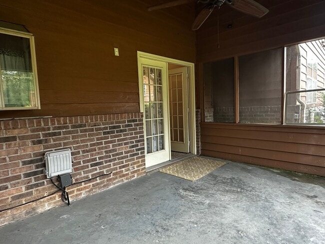 Building Photo - 2 Bedroom/2.5 Bath in Lyn Mar Downs