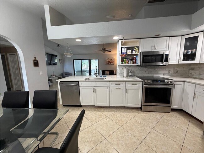 Building Photo - 6972 Crock Ave