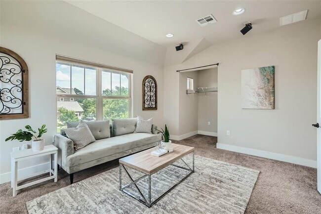 Building Photo - 9607 McKnight Lp