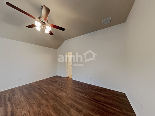 Building Photo - 5564 Thunder Bay Dr