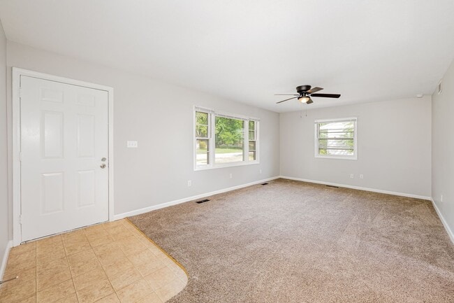 Building Photo - Stunning 3 Bed 1 Bath Ranch Home