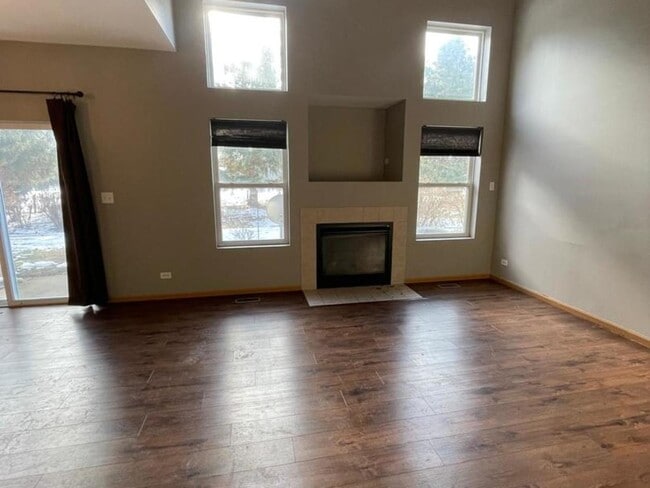 Building Photo - 458 Landmark Ave