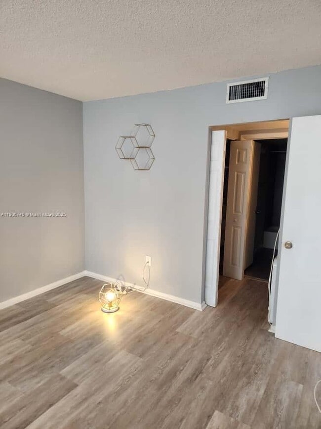 Building Photo - 1080 94th St