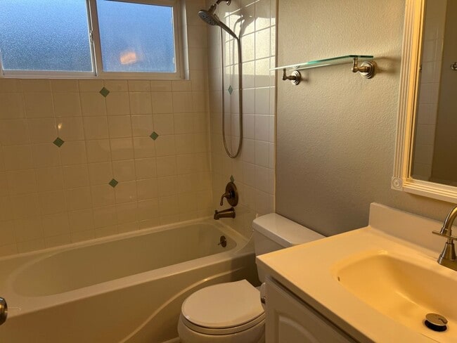 Building Photo - 3Bd/2.25Ba Renton House