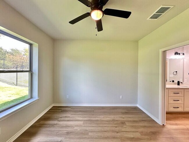 Building Photo - Tour Today! New Construction 4 Bed 2 Bath Triplex!