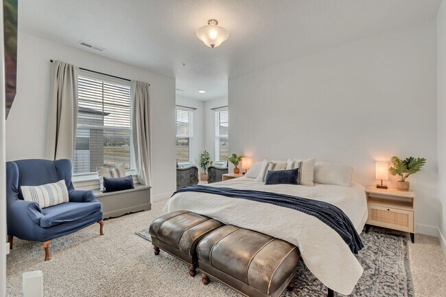 Building Photo - 1/2 OFF FIRST MONTH'S RENT-Condominium in Prime Riverton Location