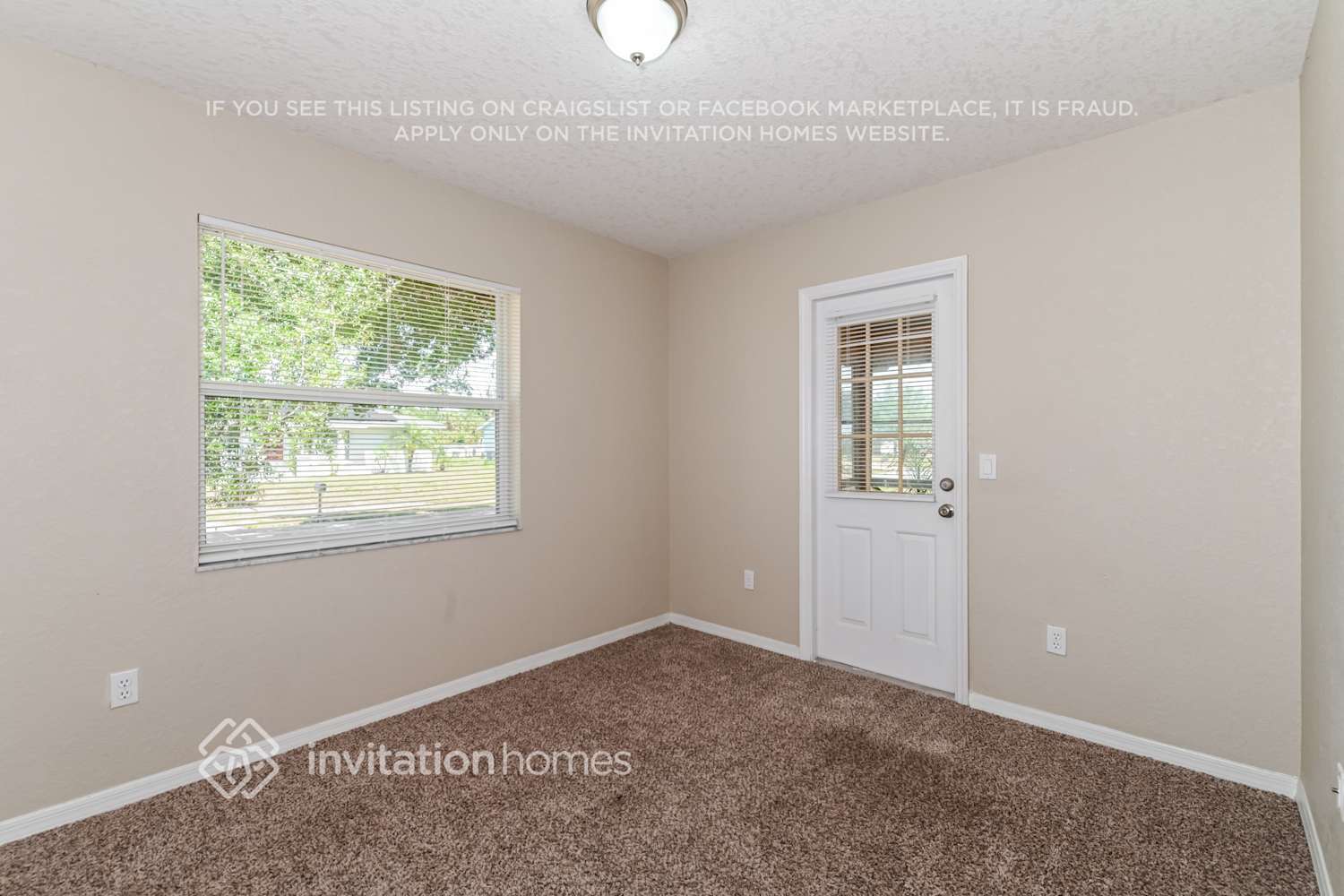 Building Photo - 3708 Fontainebleau St