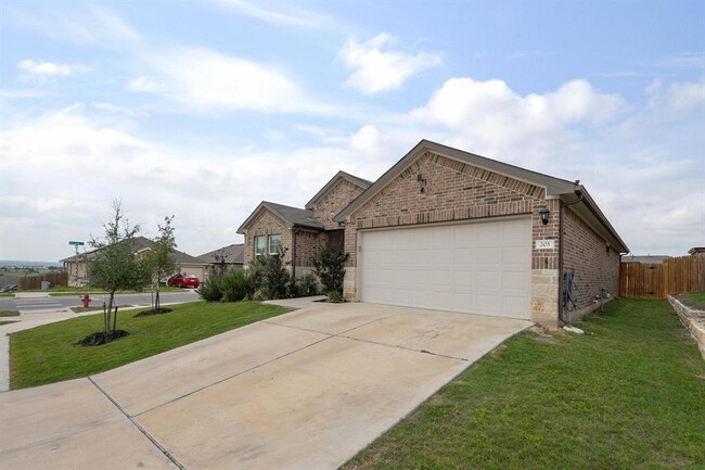 Building Photo - 205 Bethpage Dr