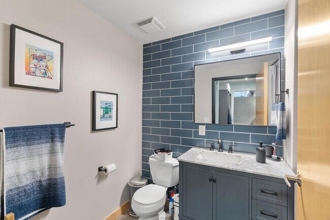 Building Photo - 720 N 4th St