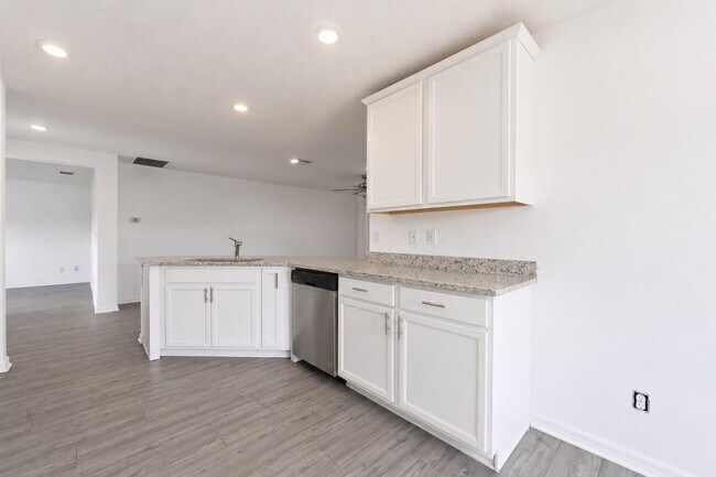 Building Photo - 5318 Imagination Dr