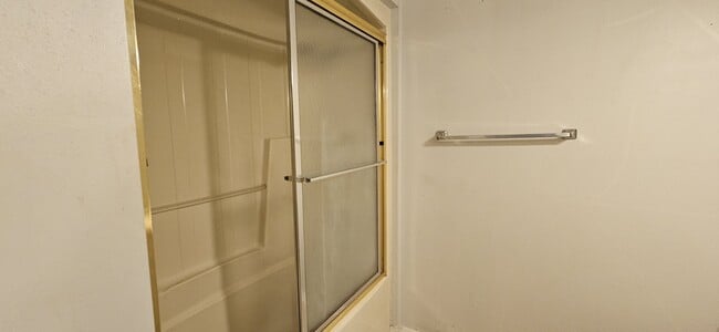 Building Photo - 211 Plantation Rd