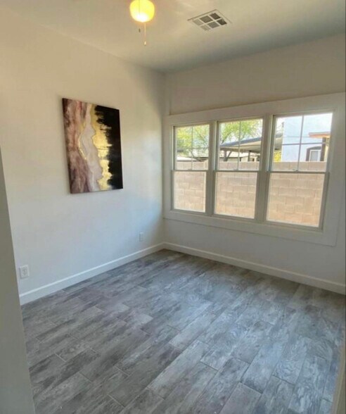 Building Photo - 1533 E Garfield St